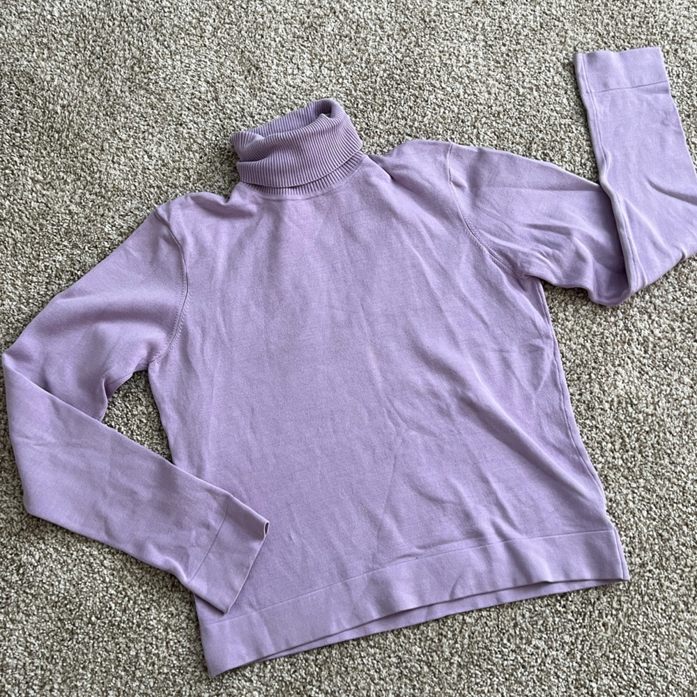 5/48 Lavender turtleneck top